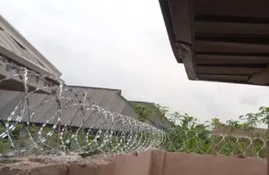 Professional Barb Wire Installer
