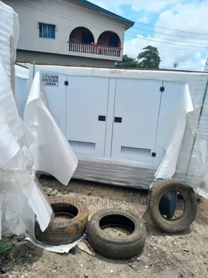 Original Perkins Soundproof DIESEL Generator 150kva