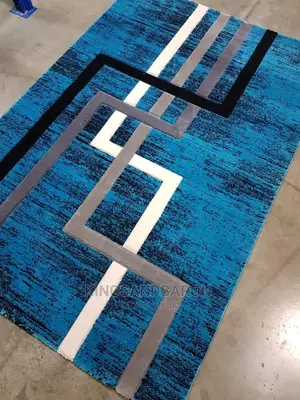 5x7fts Blue and Cream Turkey Center Rug(7x10,4x6,3x5)