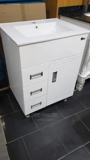 White Castle 3 Door Carbinet