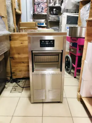 30 Big Size Cubes Ice Cube Machine Available (20kg Capacity)