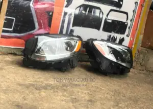 Mercedes-Benz GLC300 2016 Headlights