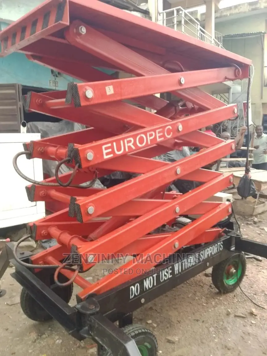 Towable Scissors Lifter