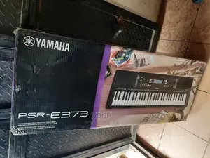Yamaha PSR-E373 Keyboard