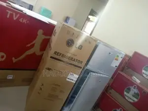 LG Refrigerator With Adequate Storage Space Clg250sl