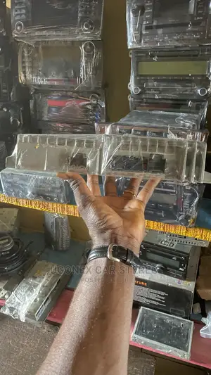 Infiniti GX 35/45 Factory Bose Amplifier