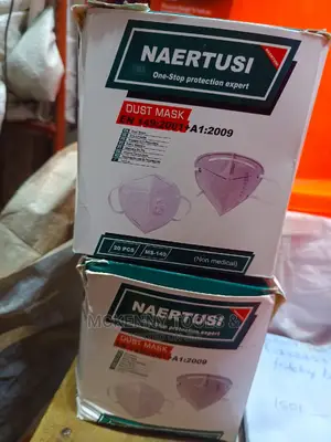 KN95 Dust Mask (White)
Single Package 
4 Layer