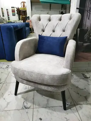 Classique Accent Chair
