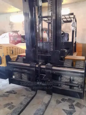 5ton Forklift (Diesel Powered)
