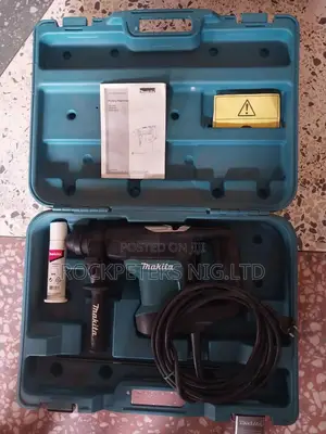 Makita Rotary Hammer Drill Hr3200c