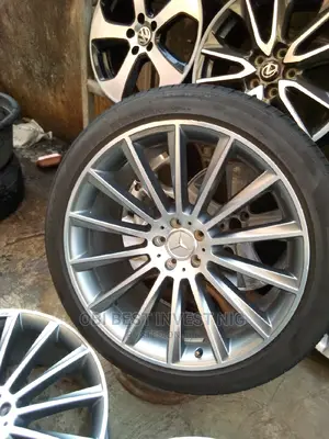 Mercedes Benz 22Rim Alloy Wheel Available.