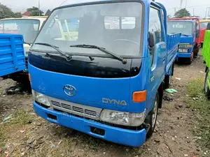 Toyota Dyna 100 Petrol