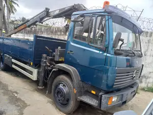 Mercedes Truck 1217 Higherbu 2011
