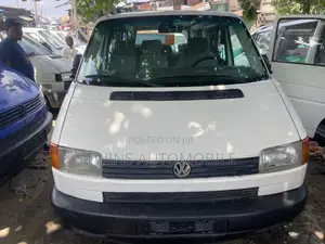 Volkswagen Transporter 2002 White