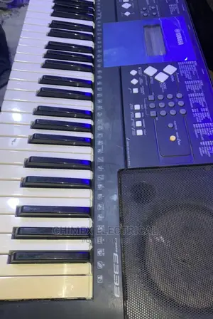 Yamaha PSR E333
