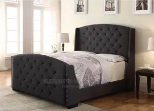 4.5 by 6ft Padded Bed With One Side Drawer