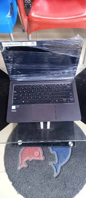 Laptop Asus UX305LA 4GB Intel Core M SSD 128GB
