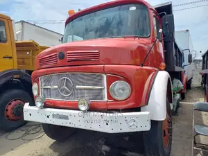 Mercedes 911 Tipper With Auxiliary