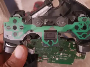 Repair and Service Ps4/ PS5 Pads