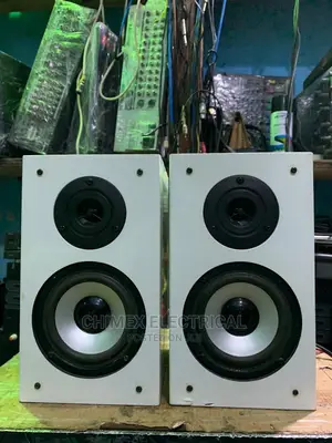 Studio Monitor