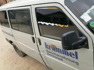 Hiring Bus and Trucks for Ur Relocation Services