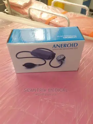 High Quality Aneroid Sphygmomanometer (BP Machine)