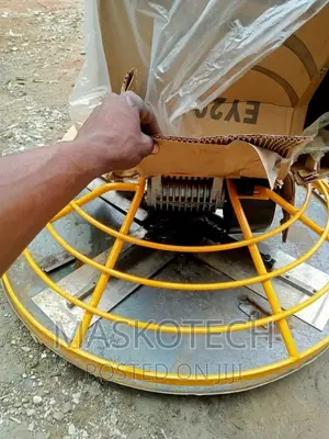Power Trowel Operator #Powertrowel and Maintenance
