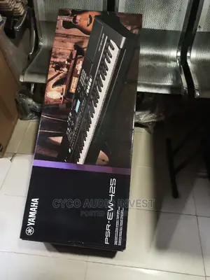 Original Yamaha Keyboard PSR-Ew425.