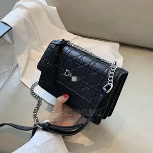 Vvip: Classic Handbag