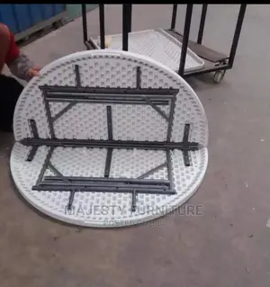 10 People Table