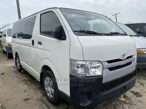 Toyota HiAce 2013 White