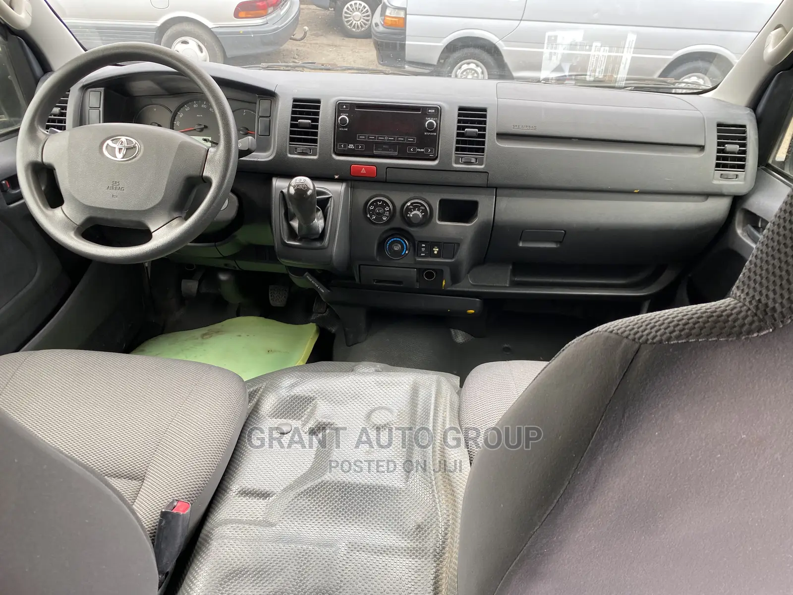 Toyota HiAce 2013 White