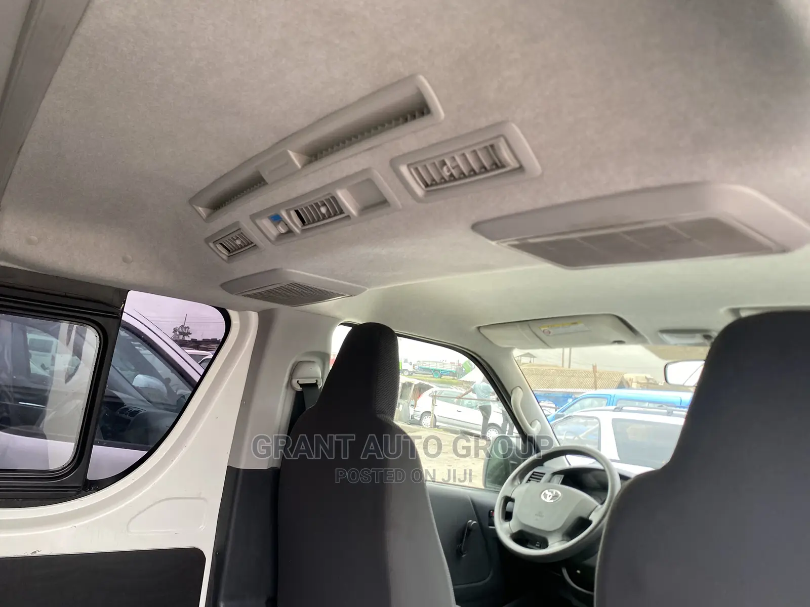 Toyota HiAce 2013 White