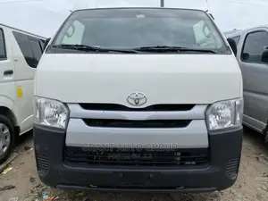 Toyota HiAce 2013 White