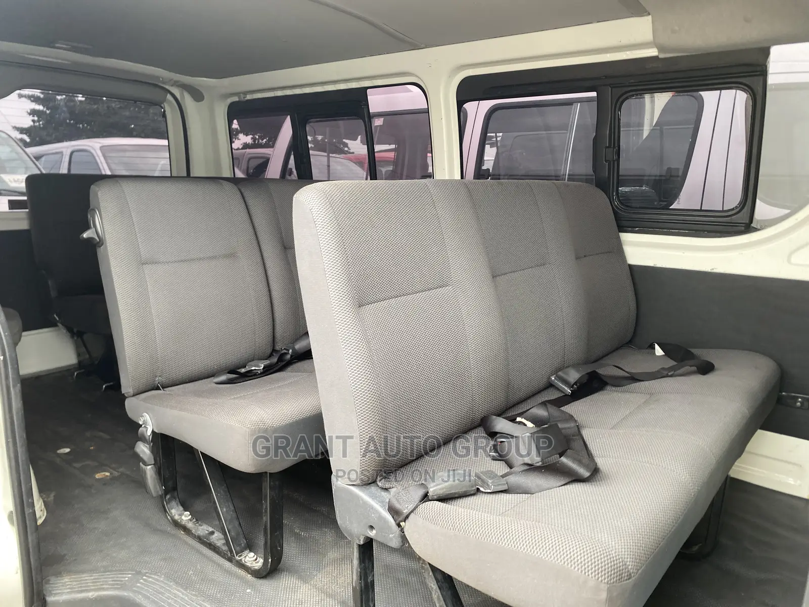 Toyota HiAce 2013 White