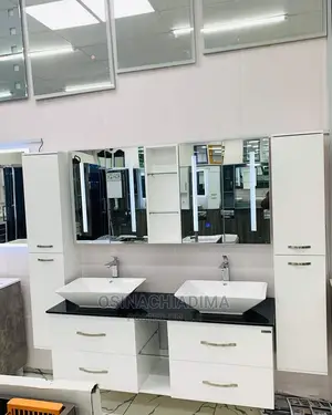 Quality England Cabinet With Mirror Etc