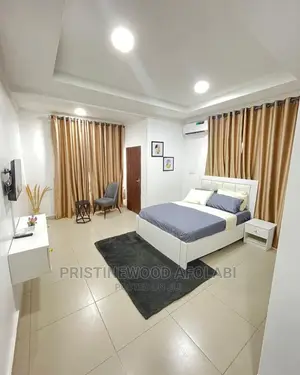 Bedframe by Pristine Wood