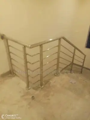 Horizontal Stainless Handrail Staircase Support