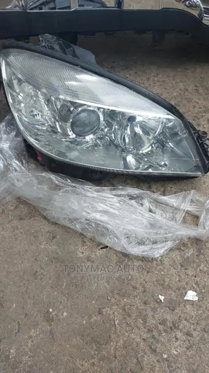 Mercedes-benz C300 2007,2008,2011 Headlights