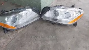 Mercedes-benz Ml350 2012,2013,2014,2015 Headlights