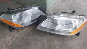 Mercedes-Benz 2013 Headlights
