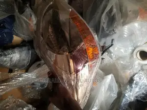 Head Lamp Toyota Yaris 08 (America)