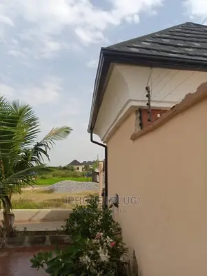Roof Guters and Indoor Pop Walls Anceilings and Screeding