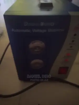 Power Deluxe 2000 Watt Stabilizer