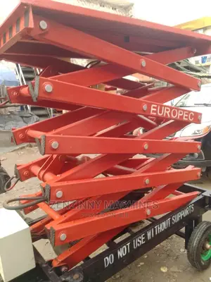 Towable Scissors Lifter