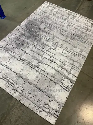7x10fts Gray and Cream Turkey Center Rug(4x6,7x5)