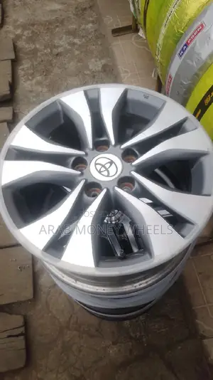 Pencil an Silver Color Wheels