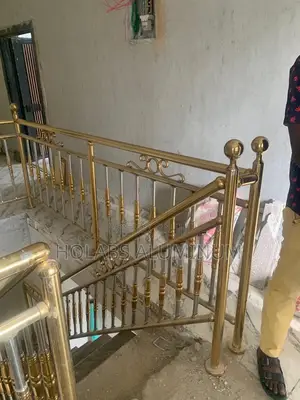 Handrailing