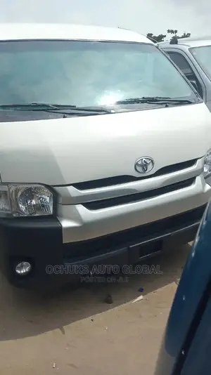 Toyota HiAce 2014 White