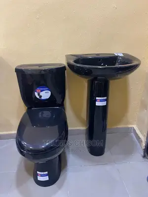 Water Closet Glossy Black
